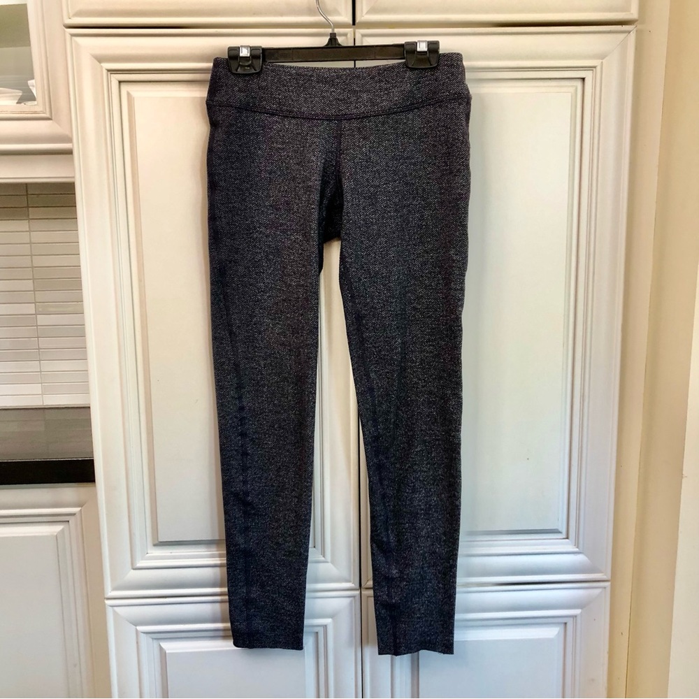 Ivivva by Lululemon girls reversible leggings 🍋